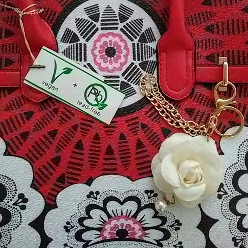 Purse EYE CATCHER!🌹🎀👠